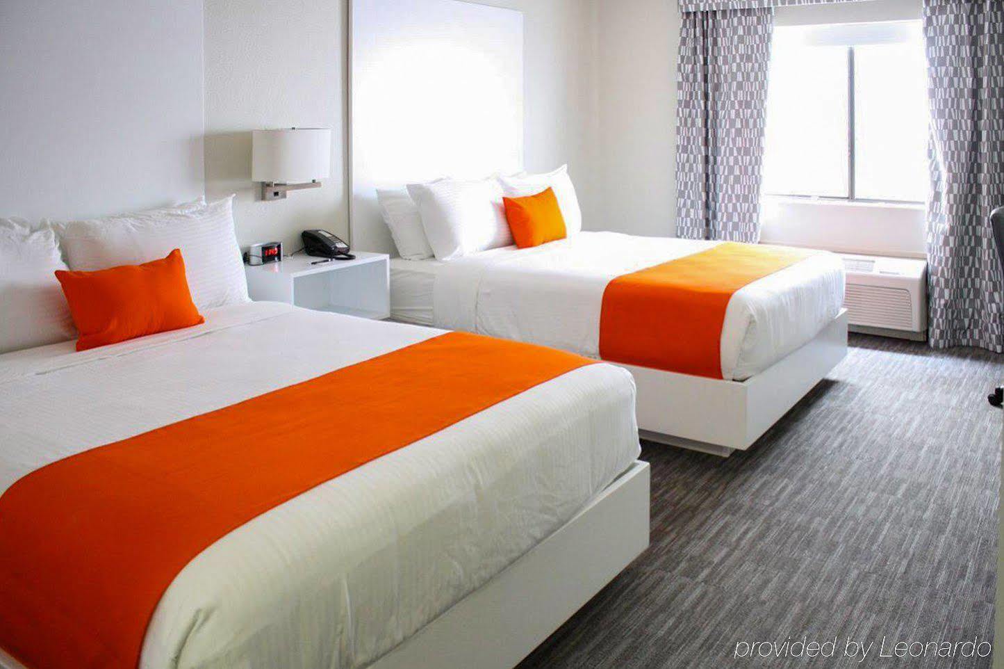Schoenbrunn 3* New Philadelphia